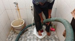 Pekerjaan sedot WC
